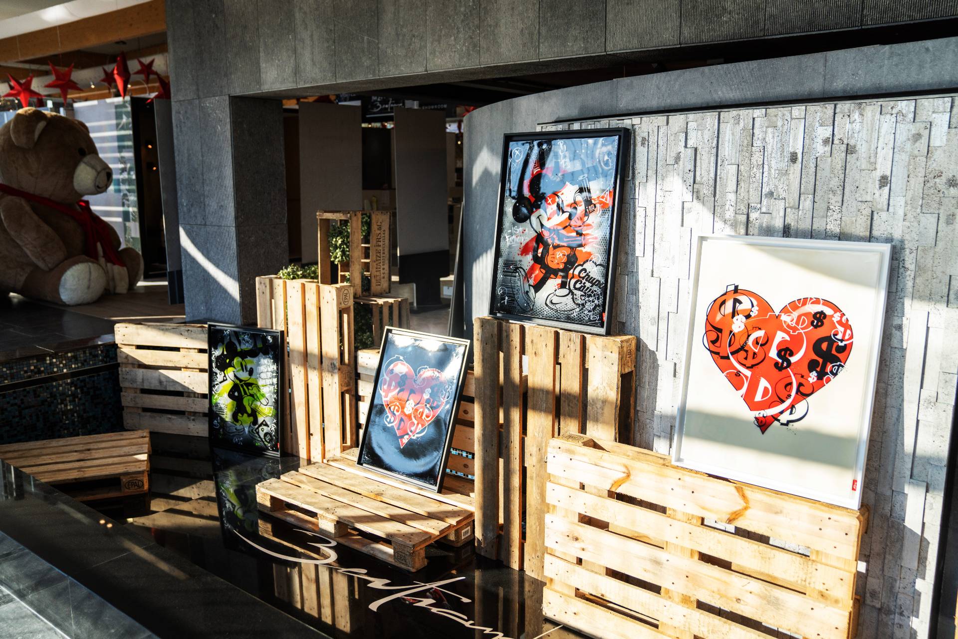 Xavier Bouillon exposé dans le showroom de Bertrand